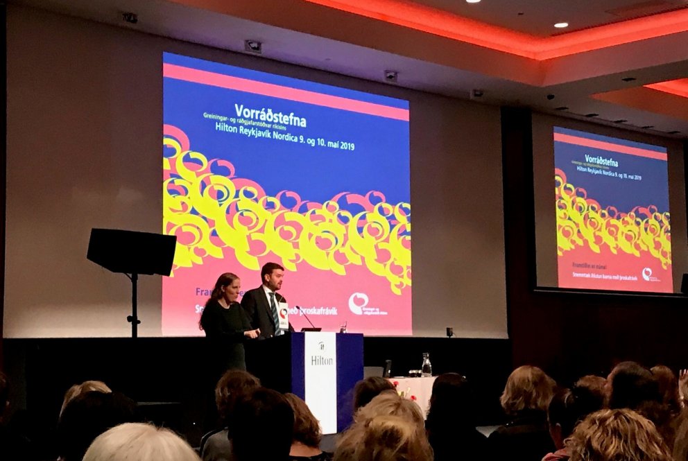 Félags- og barnamálaráðherra setti vorráðstefnuna.