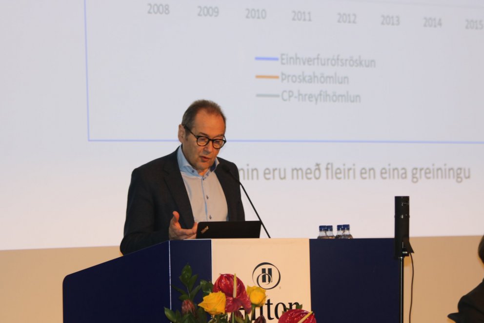 Dr. Evald Sæmundsen fjallaði um einhverfurófið