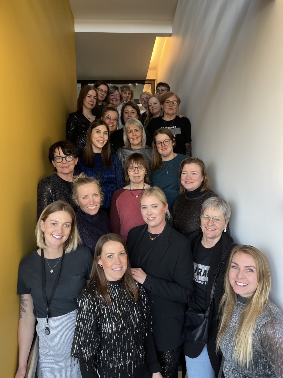 Hluti glitrandi starfsfólks RGR á degi sjaldgæfra sjúkdóma og heilkenna