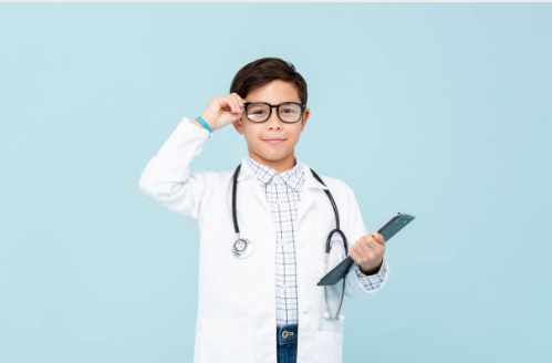 Við leitum að lækni!