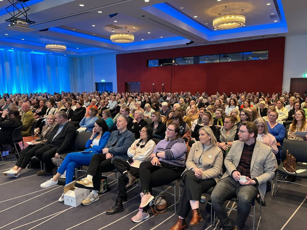 Metþátttaka á vel heppnaðri vorráðstefnu