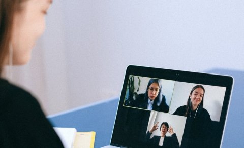 Nægt pláss í streymi!